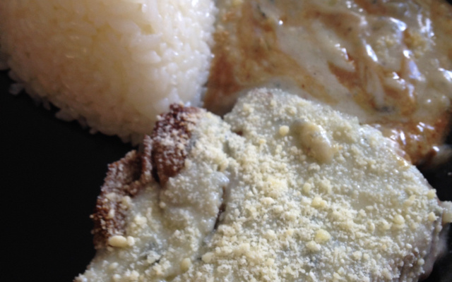 Filé ao molho gorgonzola