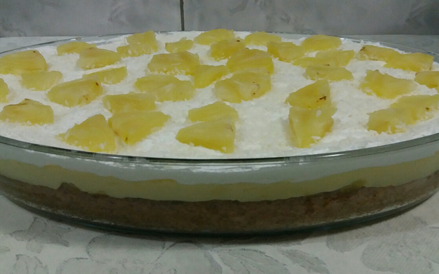 Bolo abacaxi de forma