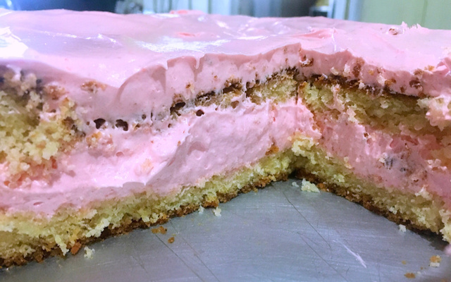 Bolo mousse de morango