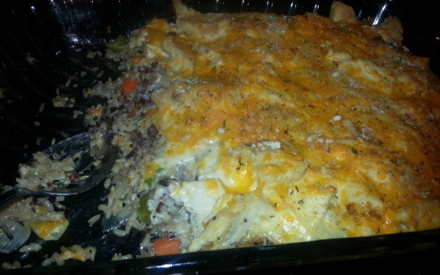 Arroz selvagem de forno com molho branco