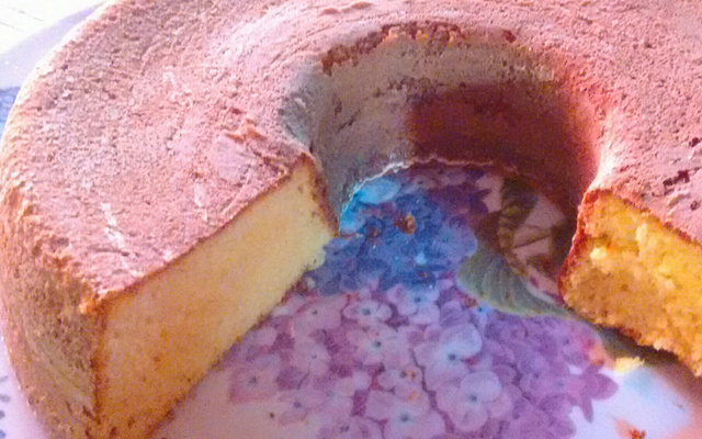 Bolo de queijo com milharina