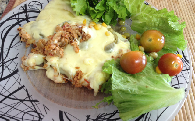 Escondidinho de salmão com queijo