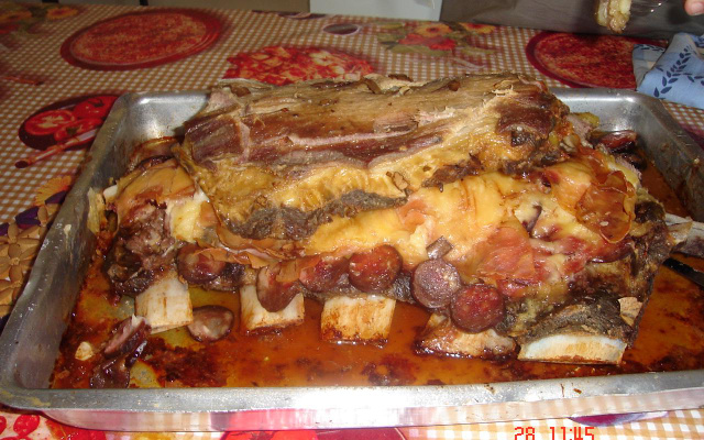 Costela gaúcha assada em forno de pizza