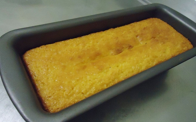 Bolo de milho com coco molhadinho