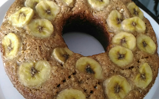 Bolo integral de banana com aveia