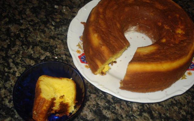 Bolo cremoso de milho rápido e prático