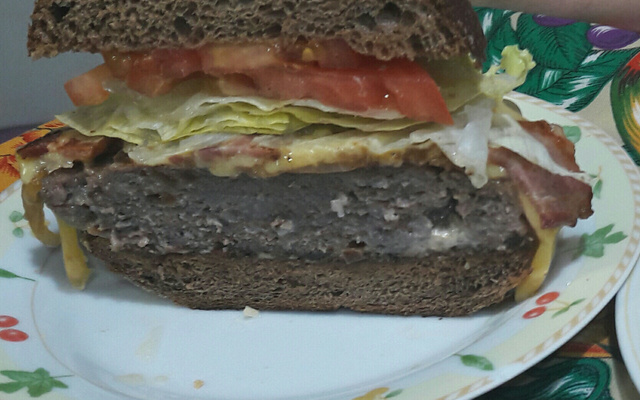 Hambúrguer caseiro do Betão