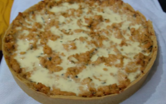 QUICHE DE FRANGO COM REQUEIJÃO