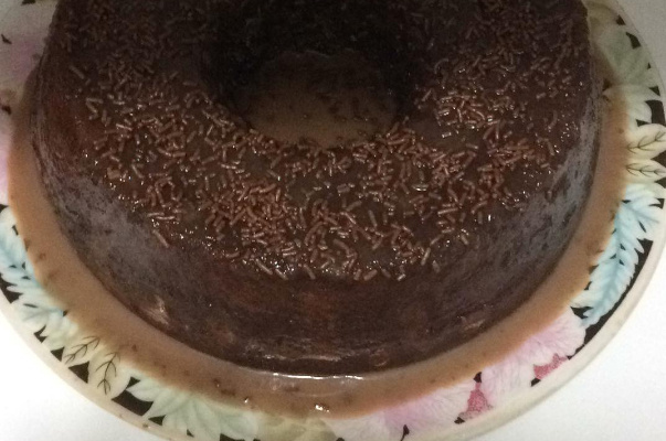 Bolo de chocolate simples