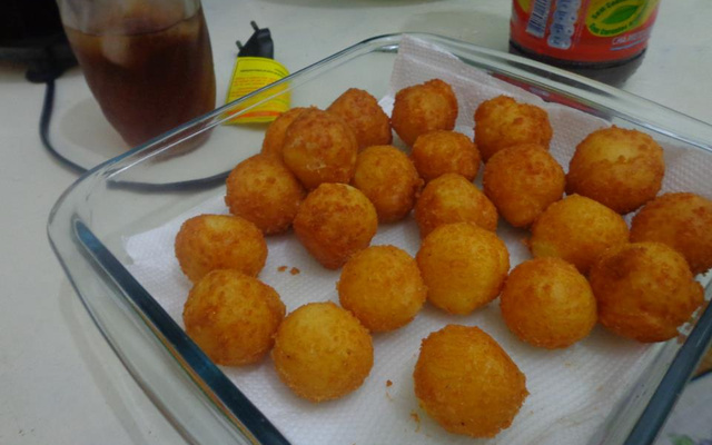 Bolinhas de queijo fácil