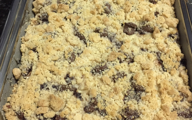 Cuca de banana com chocolate