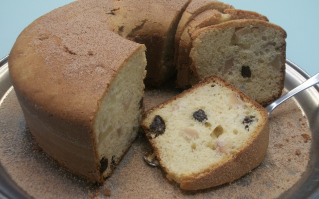 Bolo de maçã com passas