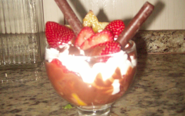 Salada de frutas com chantilly