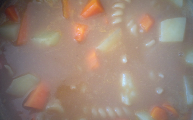 Sopa de feijão com macarrão