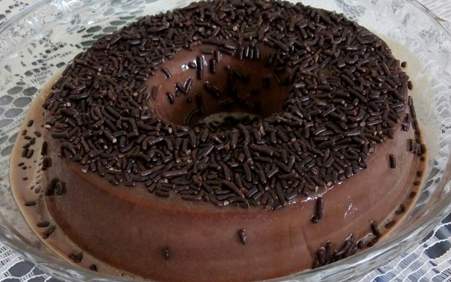 Pudim de maria-mole de chocolate