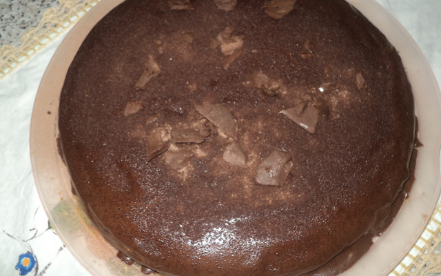 Pão de mel recheado no tamanho de bolo