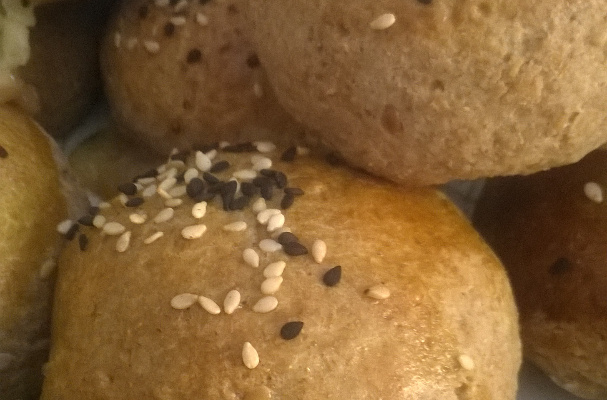 Hambúrguinho com pão integral