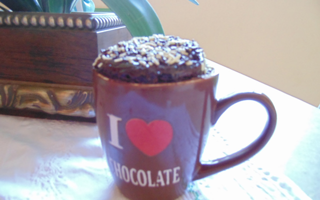 Bolo de chocolate na caneca