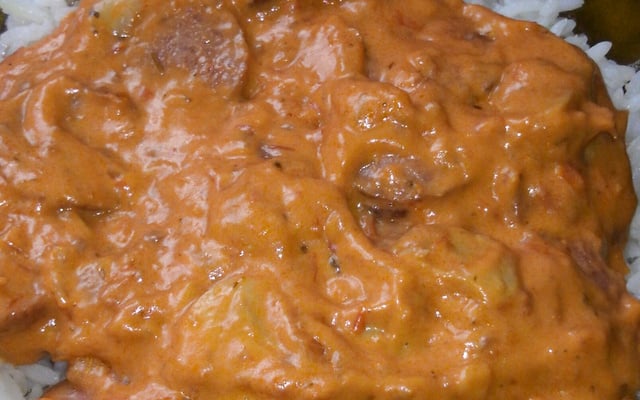 Estrogonofe de linguiça calabresa e champignon