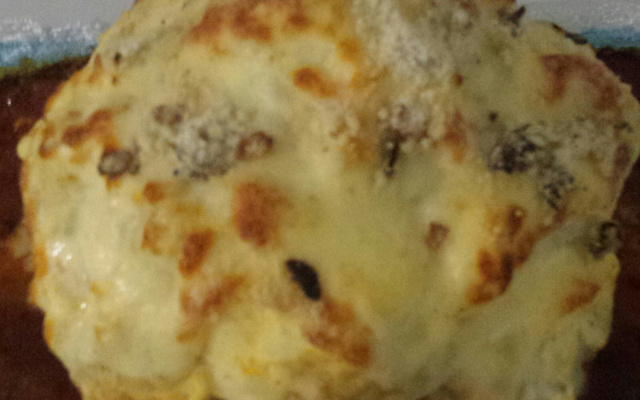 Couve-flor recheada com presunto e queijo