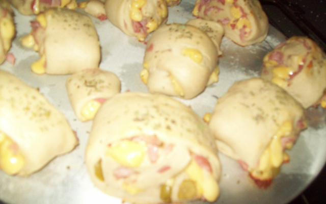 Pãezinhos de presunto e queijo