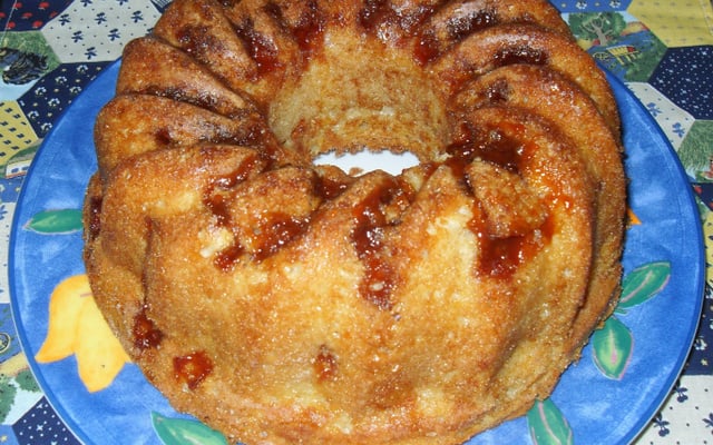 Bolo de iogurte natural com goiabada