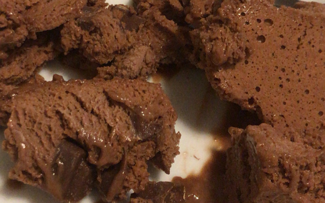 Mousse de chocolate consistente