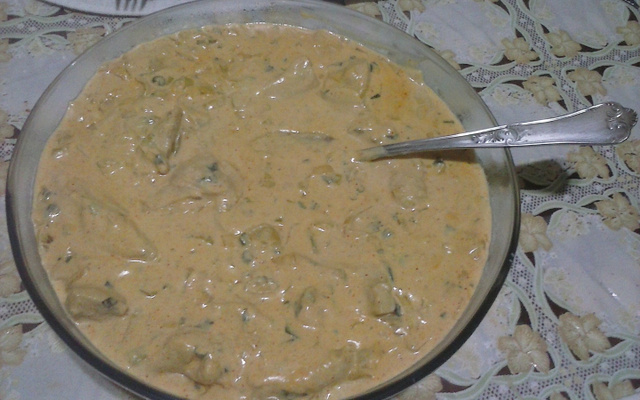 Tirinhas de frango ao molho de alho-poró