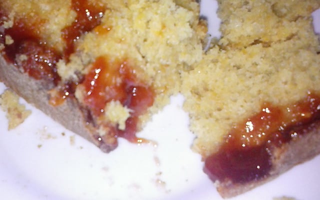 Bolo de Milho com Goiabada