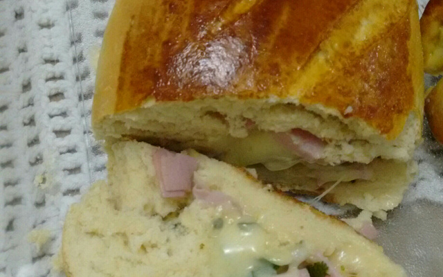 Pão de liquidificador recheado