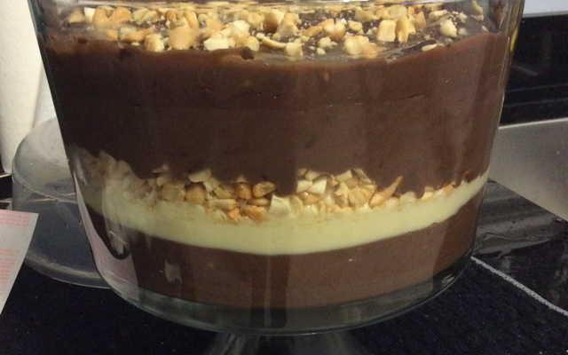 Ovo de páscoa na travessa