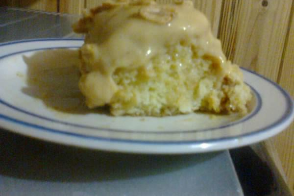 Bolo molhadinho de doce de leite