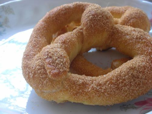 Pretzel de canela e açúcar