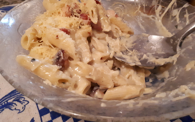 Macarrão 4 queijos fácil da Luciene