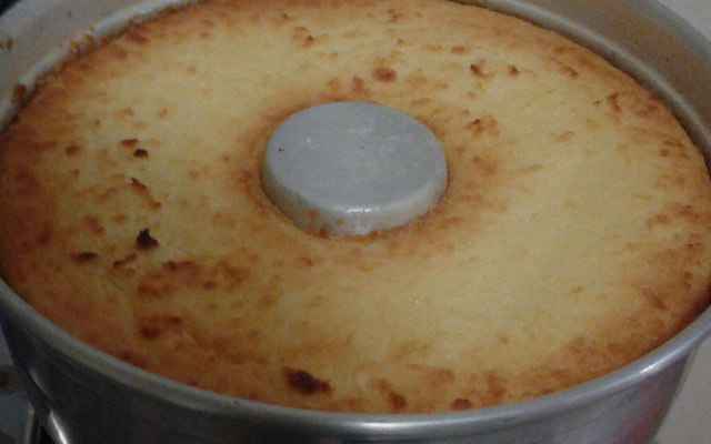 Bolo de mandioca (macaxeira)