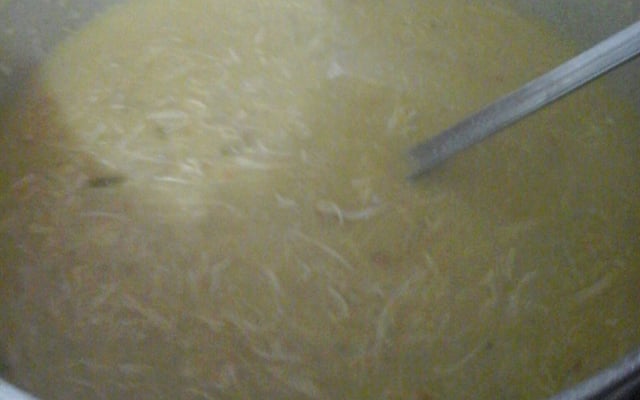 Caldo de Carne com Mandioca