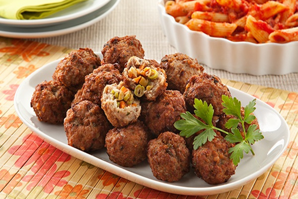 Almôndegas recheadas
