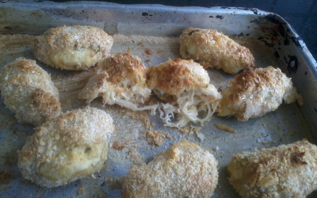 Bolinho de macaxeira com frango