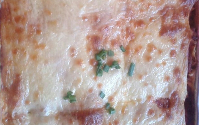 Lasanha à bolonhesa com molho branco