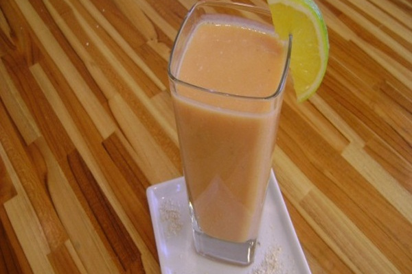 Vitamina de Mamão, laranja e aveia e Whey Protein com Ades