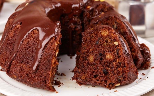 Bolo fit na airfryer de banana com chocolate