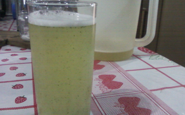 Suco de limão com hortelã super refrescante