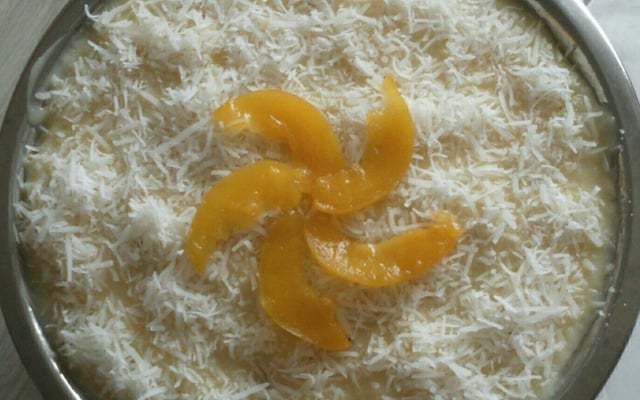 Pavê de pêssego com bolacha de champanhe