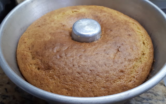 Bolo de abacate com iogurte natural