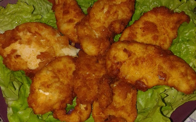 Filé de frango empanado