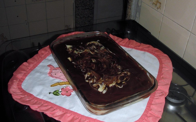 Pavê de chocolate preto e chocolate branco