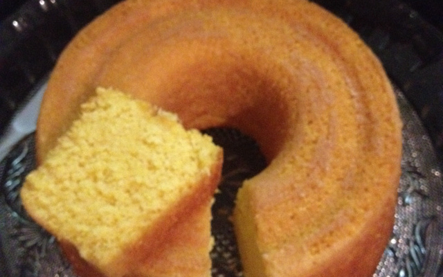 Bolo de milho de lata no liquidificador