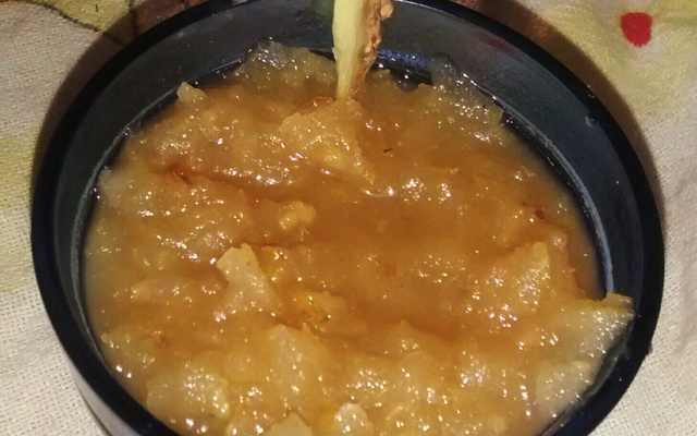 Doce de pera com manga verde