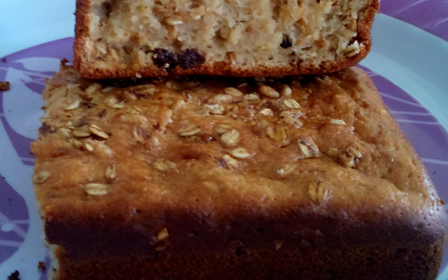 Bolinho de iogurte com banana e passas