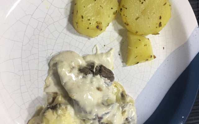 Filé mignon ao molho de queijo